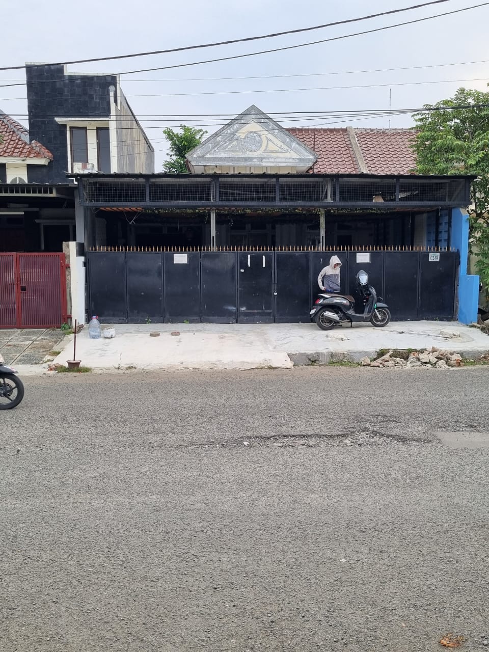Rumah Disewakan di Jl Beruang Jababeka 